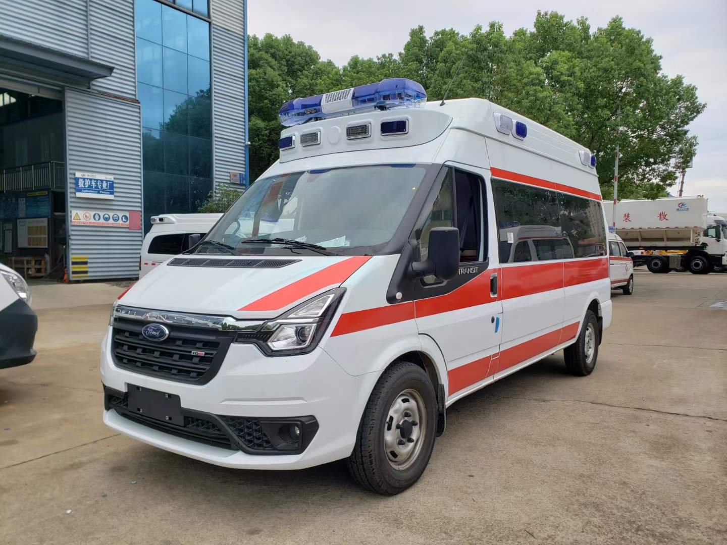 福特新全順V348救護(hù)車