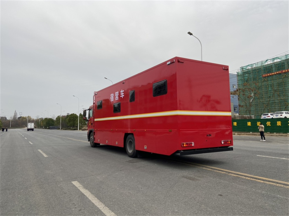 重汽豪沃后勤保障宿營(yíng)車
