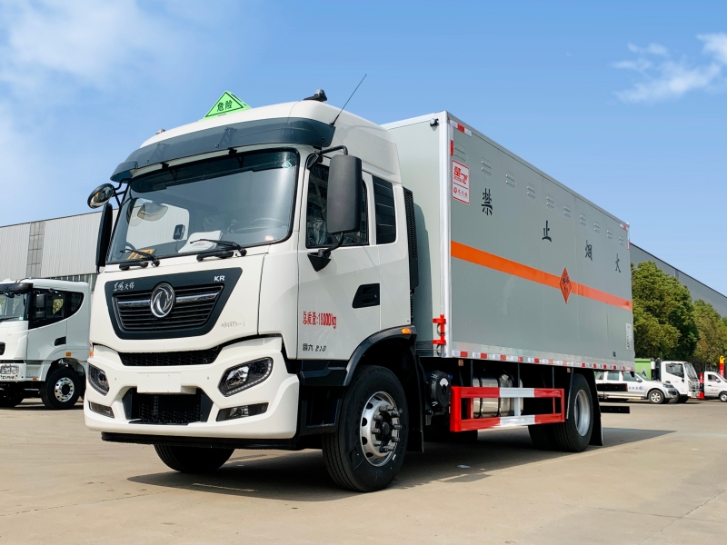東風(fēng)天錦6.8米爆破器材運輸車