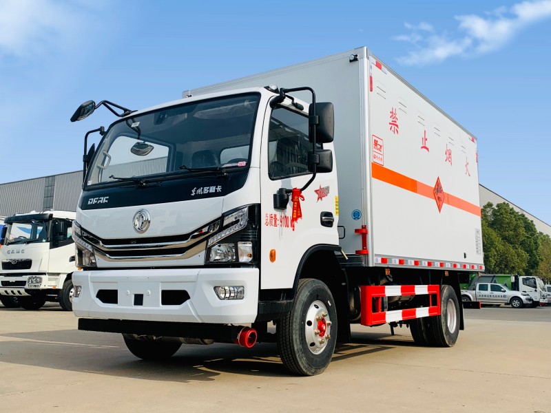 東風(fēng)多利卡4.2米爆破器材運輸車