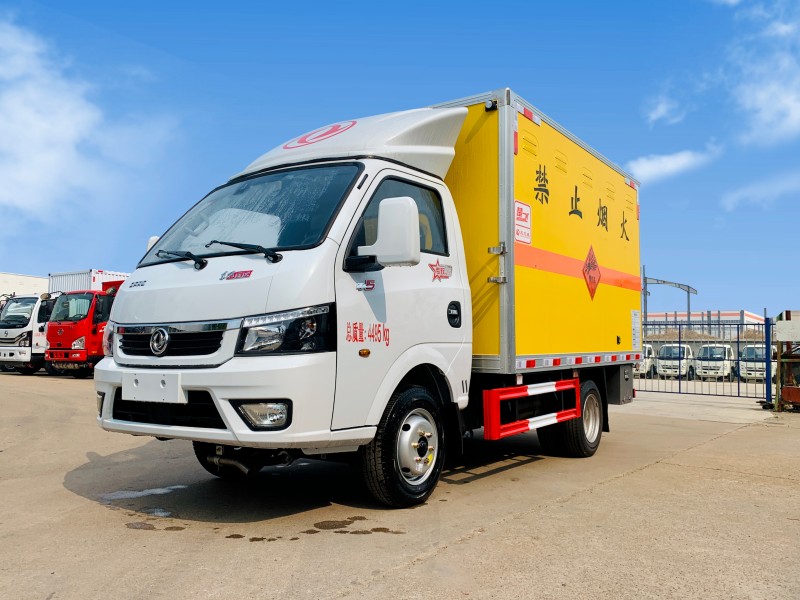 東風(fēng)途逸3.5米爆破器材運輸車