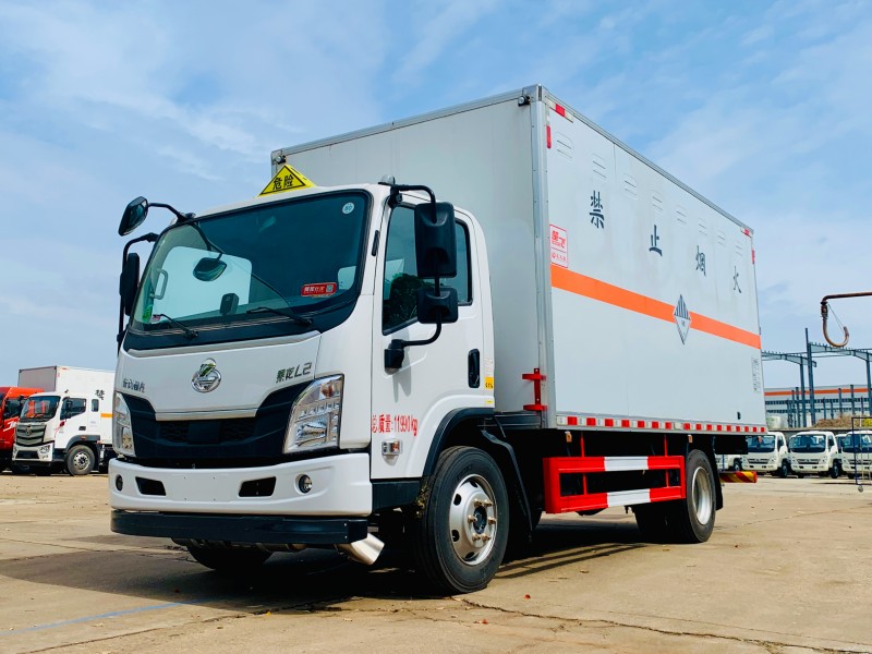 東風(fēng)柳汽5.2米爆破器材運輸車