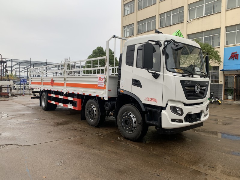 東風(fēng)天錦小三軸8.6米氣瓶運(yùn)輸車(chē)