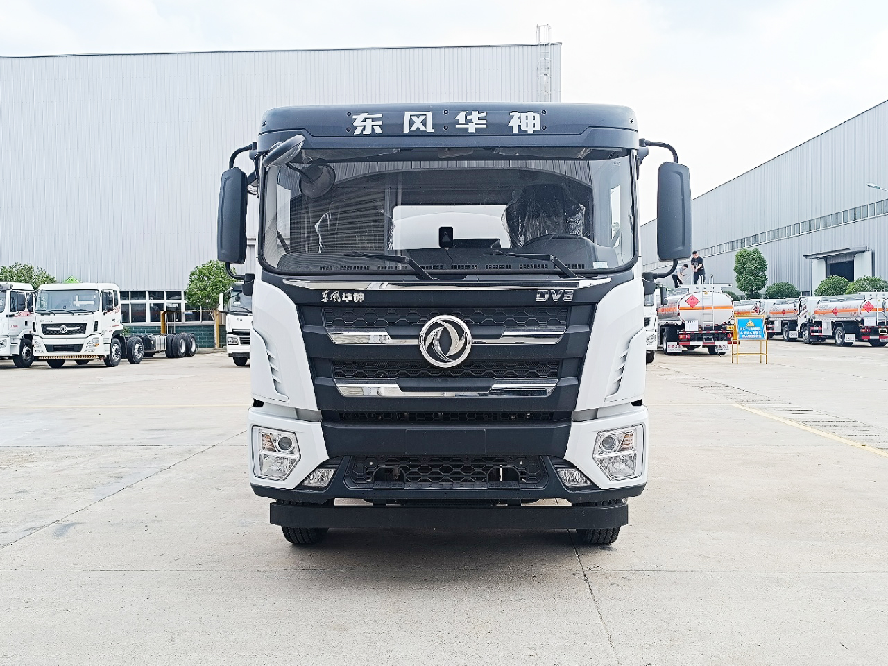 東風(fēng)華神DV5 10噸油罐車