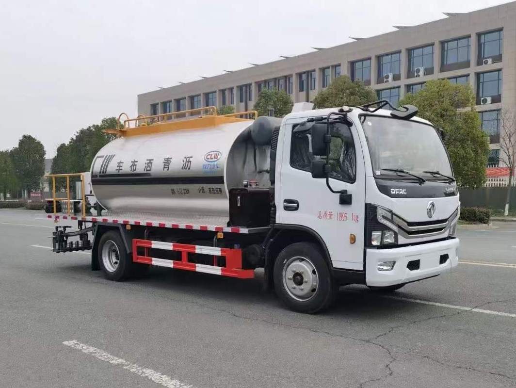 黃牌 東風(fēng)D7瀝青灑布車